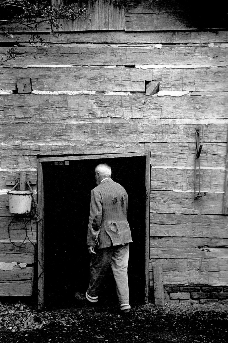 Faulkner Closing Barn Door